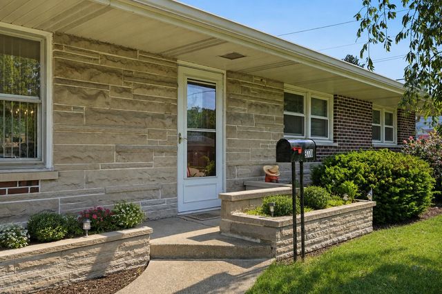 3770 E 34th Place, Hobart, IN 46342