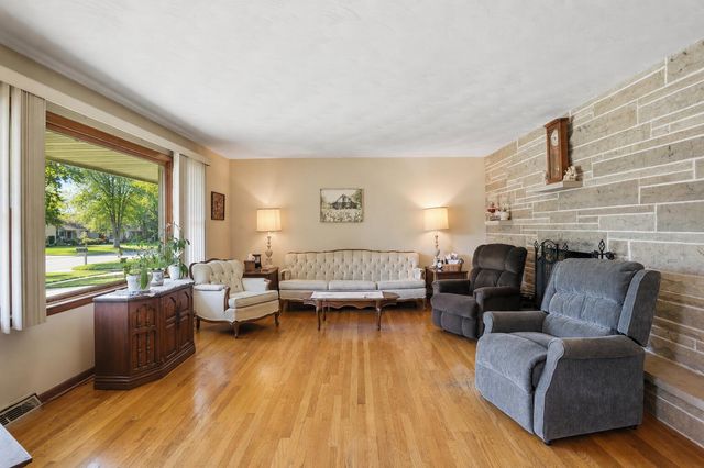 3770 E 34th Place, Hobart, IN 46342
