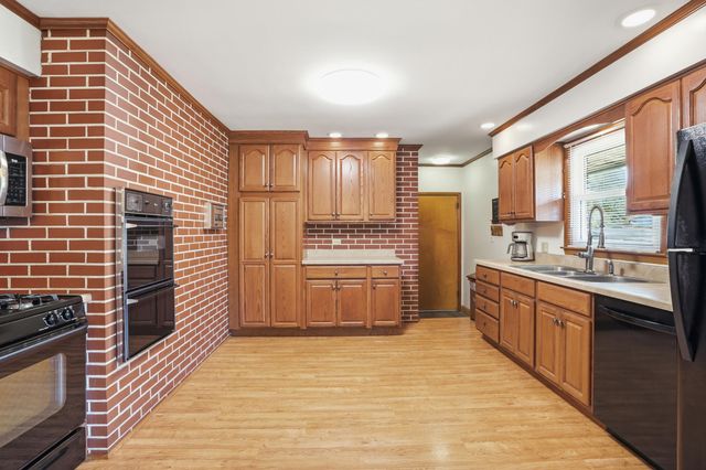 3770 E 34th Place, Hobart, IN 46342