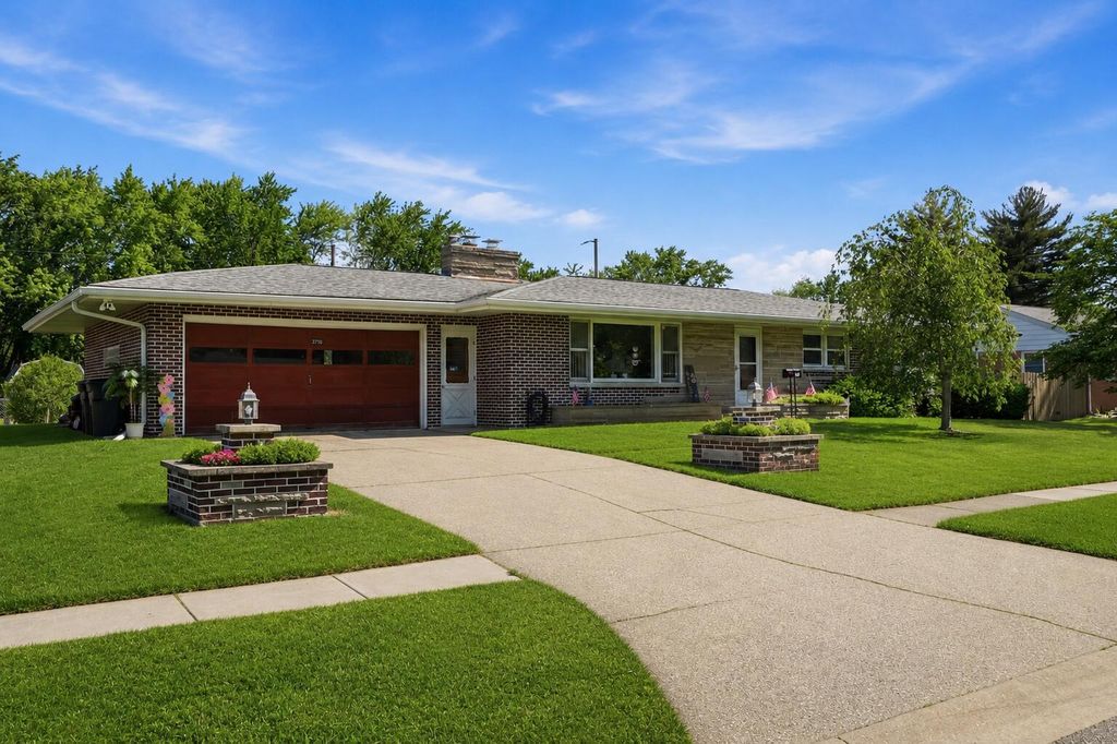 3770 E 34th Place, Hobart, IN 46342
