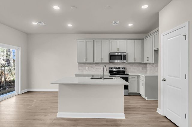 121 Berry Shoals Drive, Summerville, SC 29485