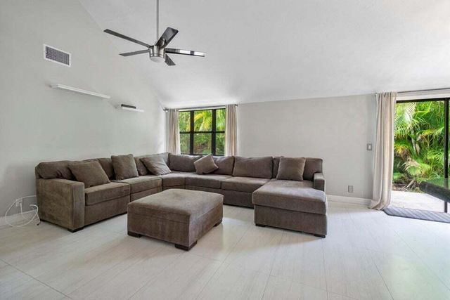 4140 Woods End Road, Boca Raton, FL 33487