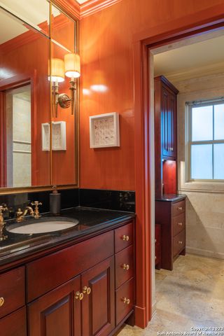 140 fair oaks, San Antonio, TX 78209