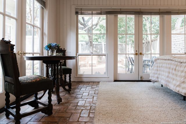 140 fair oaks, San Antonio, TX 78209