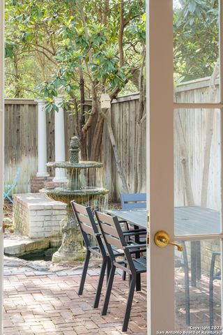 140 fair oaks, San Antonio, TX 78209