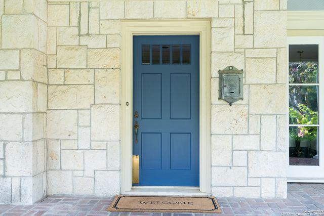 140 fair oaks, San Antonio, TX 78209