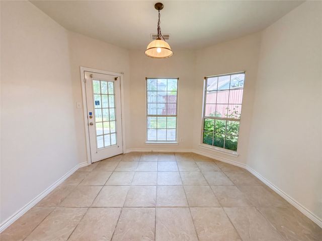 1126 Glencoe Drive, Glenn Heights, TX 75154