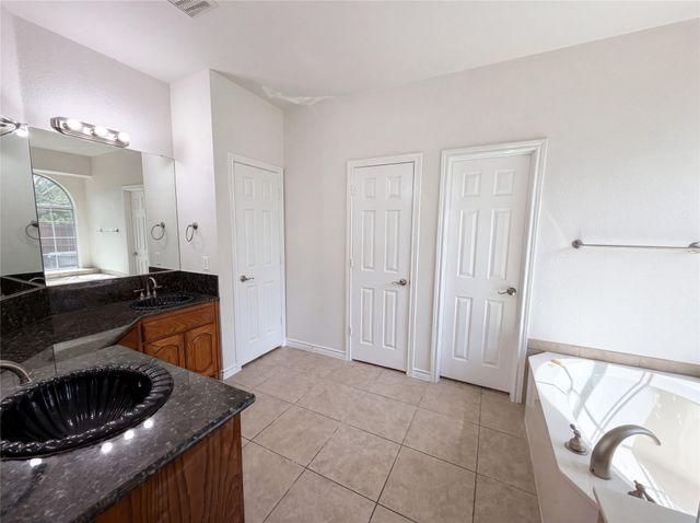 1126 Glencoe Drive, Glenn Heights, TX 75154
