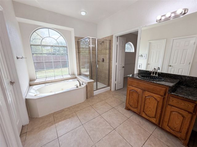 1126 Glencoe Drive, Glenn Heights, TX 75154