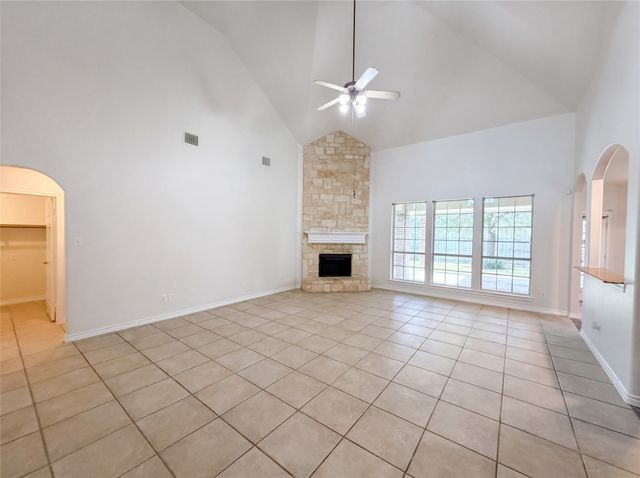 1126 Glencoe Drive, Glenn Heights, TX 75154