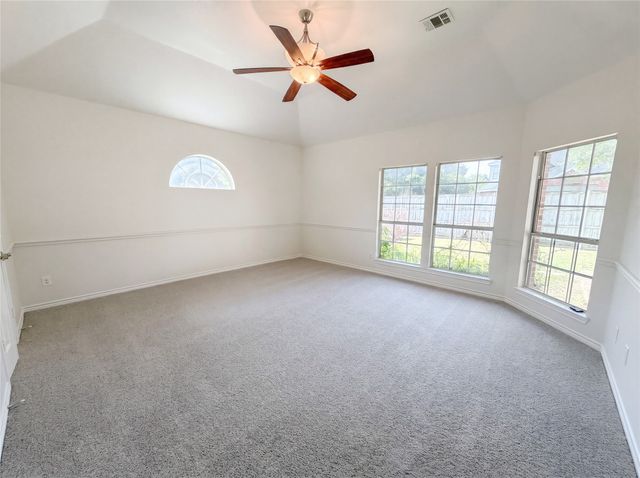 1126 Glencoe Drive, Glenn Heights, TX 75154