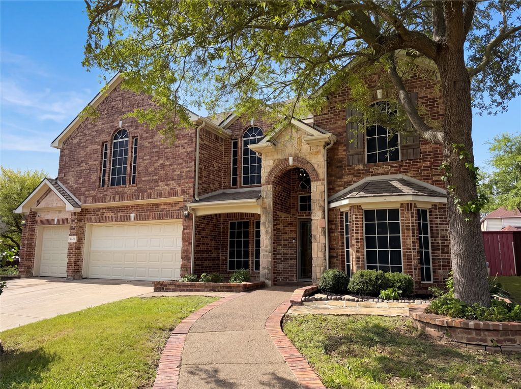 1126 Glencoe Drive, Glenn Heights, TX 75154