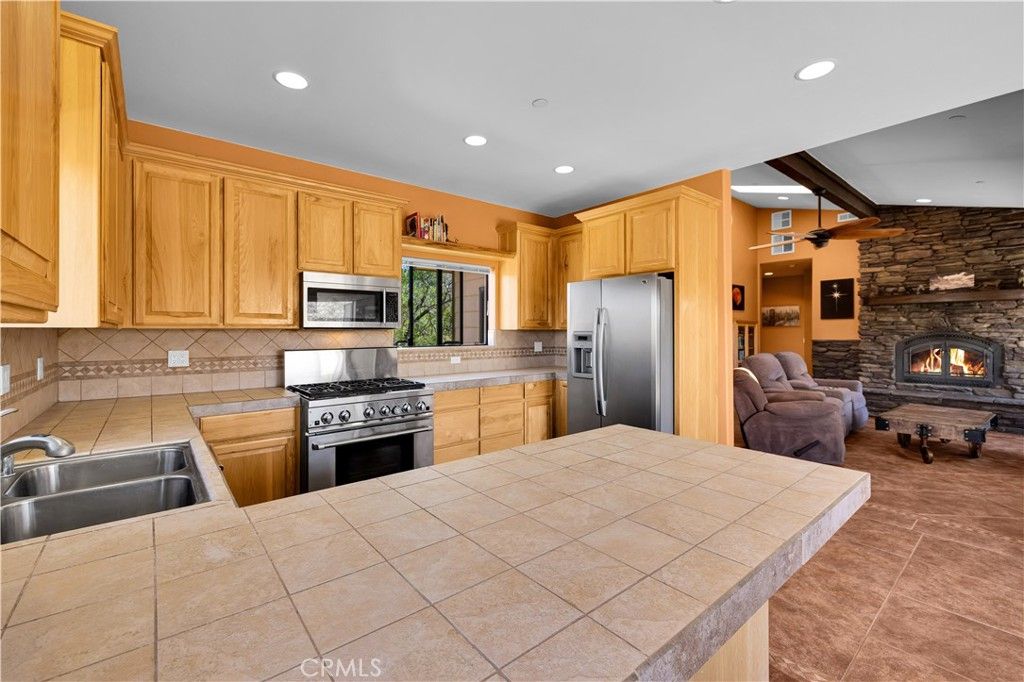 Image 15 of property listing at 48620 Madison Road, Pioneertown, CA 92268