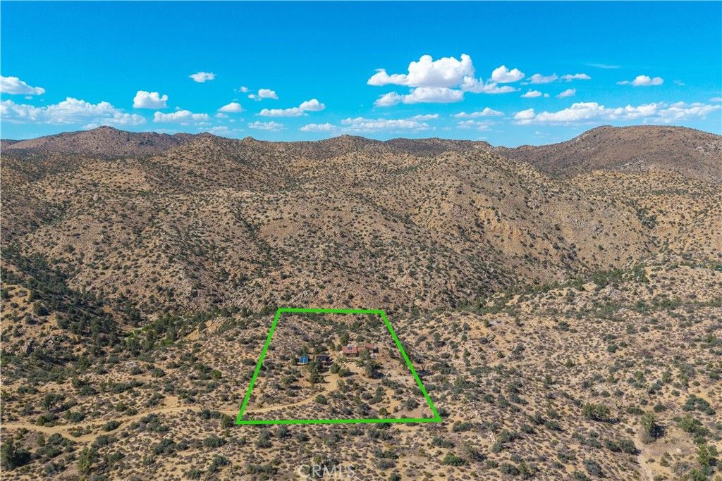 Image 2 of property listing at 48620 Madison Road, Pioneertown, CA 92268