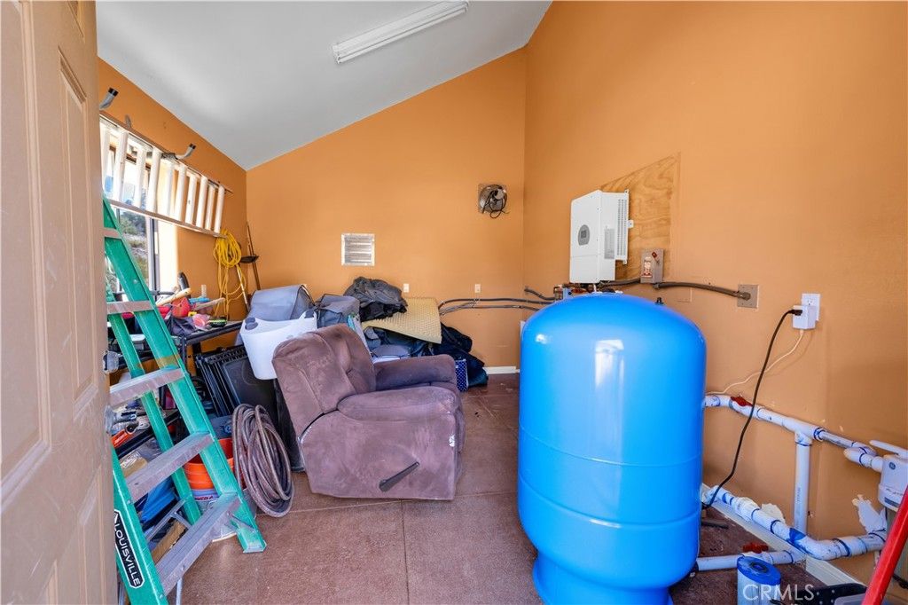 Image 36 of property listing at 48620 Madison Road, Pioneertown, CA 92268