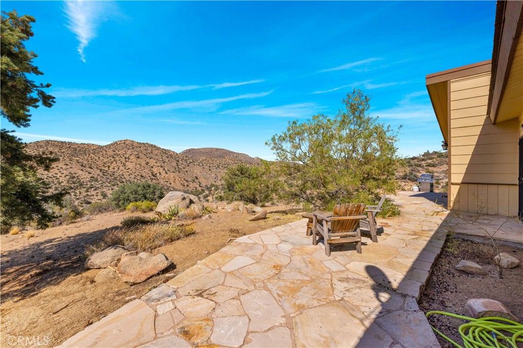 Image 4 of property listing at 48620 Madison Road, Pioneertown, CA 92268