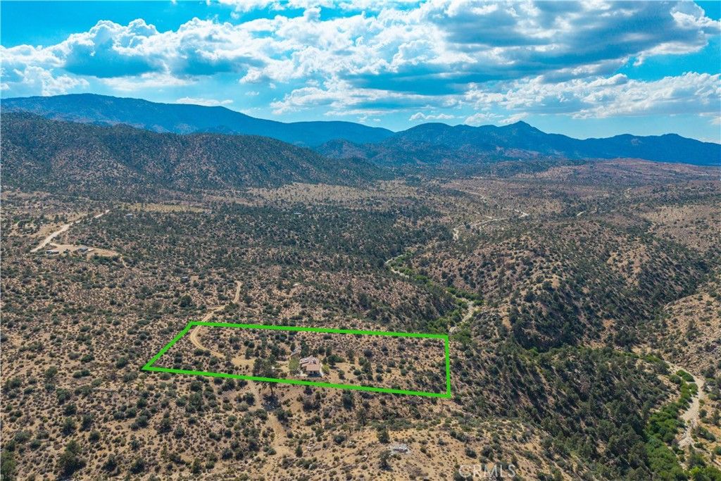 Image 65 of property listing at 48620 Madison Road, Pioneertown, CA 92268