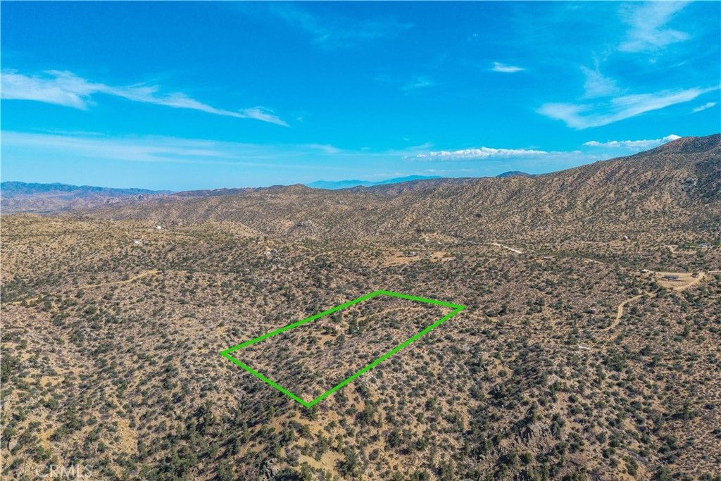 Image 68 of property listing at 48620 Madison Road, Pioneertown, CA 92268