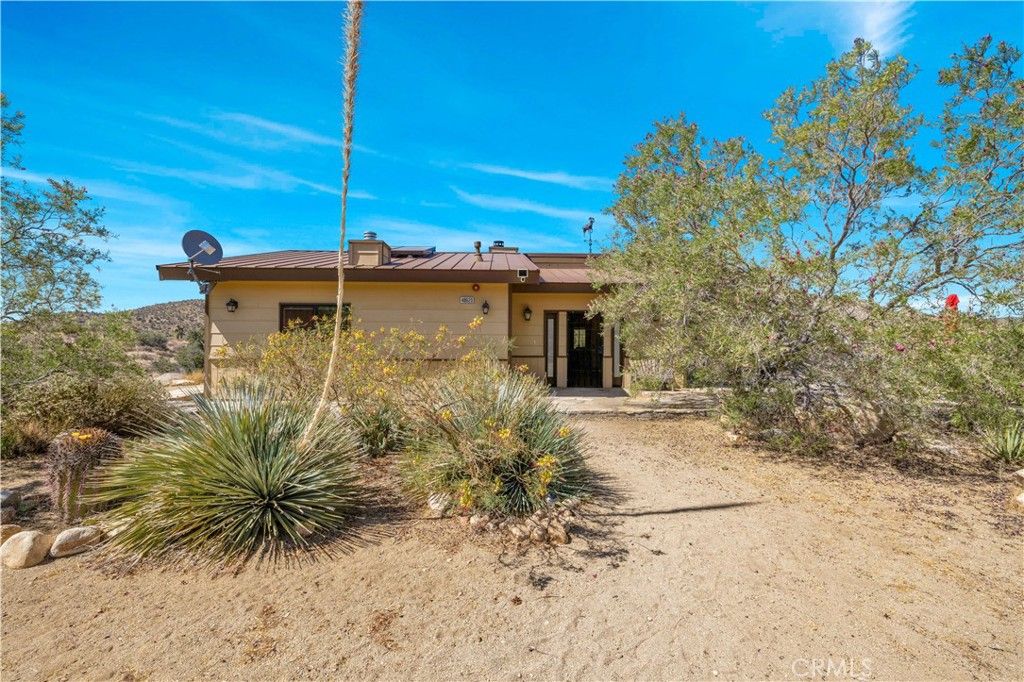 Image 7 of property listing at 48620 Madison Road, Pioneertown, CA 92268