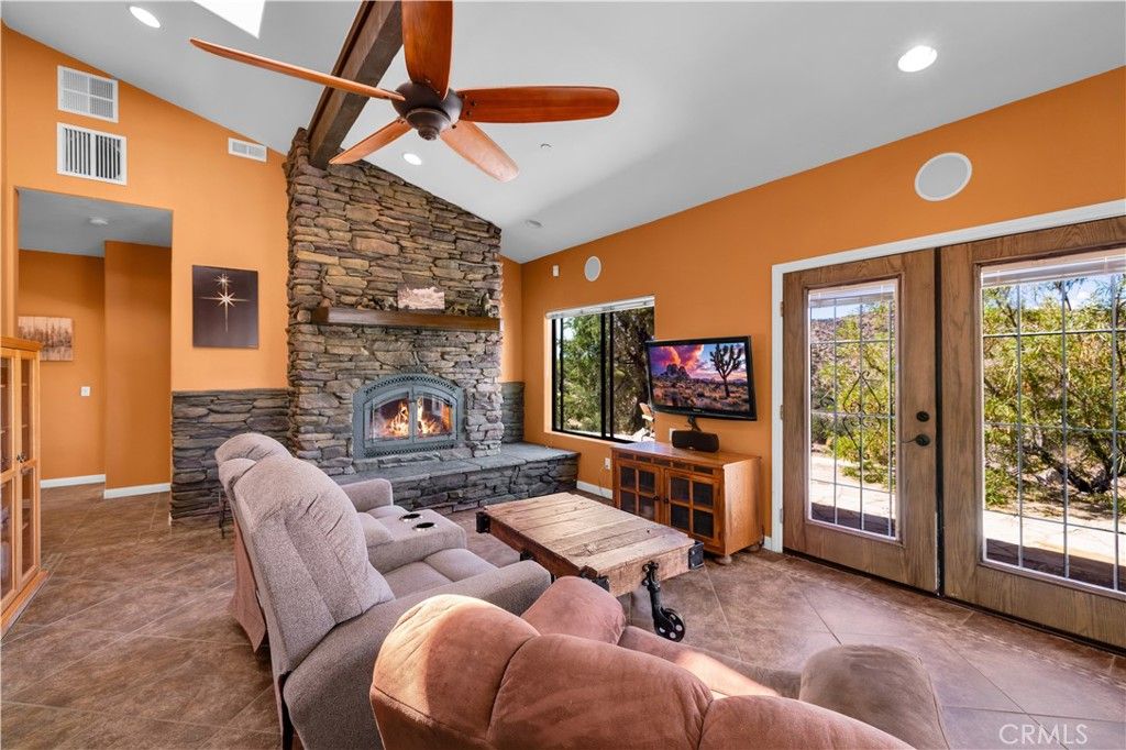 Image 8 of property listing at 48620 Madison Road, Pioneertown, CA 92268