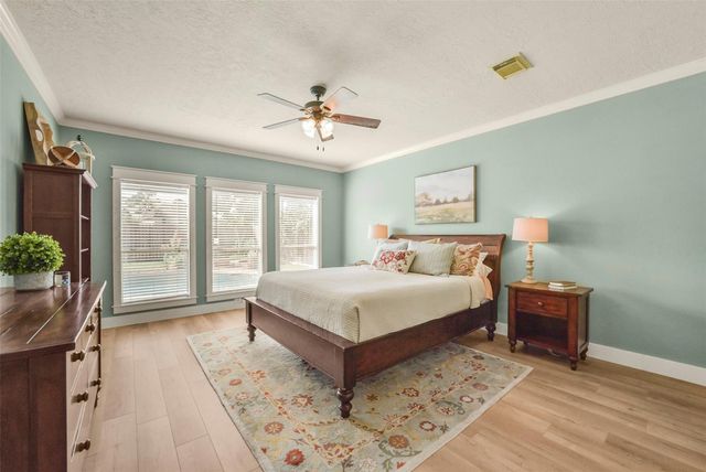 3710 Pine Tree Drive, Pearland, TX 77581