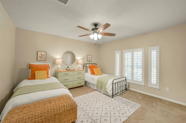 3710 Pine Tree Drive, Pearland, TX 77581