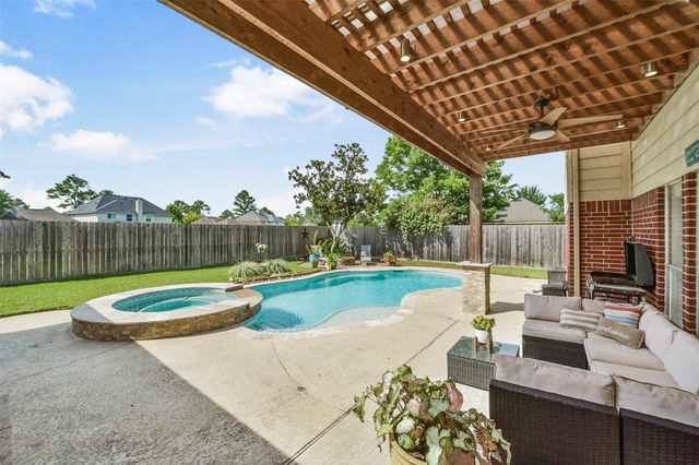 3710 Pine Tree Drive, Pearland, TX 77581