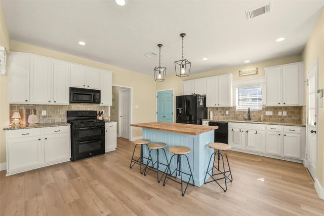 3710 Pine Tree Drive, Pearland, TX 77581