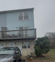 24 Beachway Avenue, Keansburg, NJ 07734