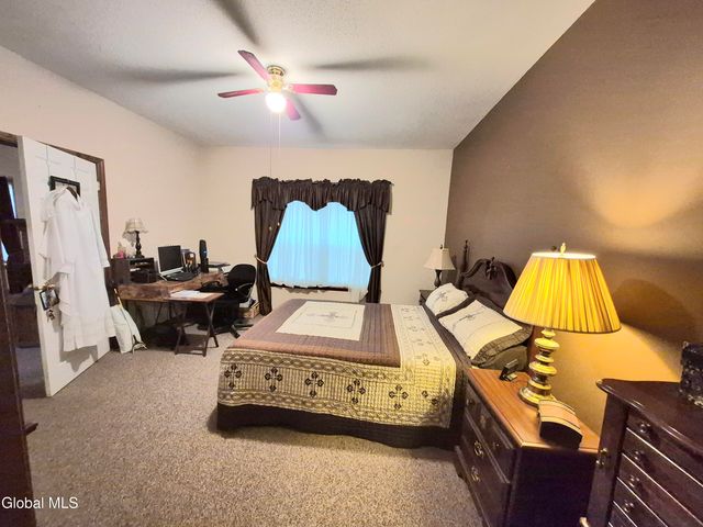 48 Kettles Way, Queensbury, NY 12804