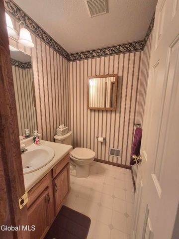 48 Kettles Way, Queensbury, NY 12804