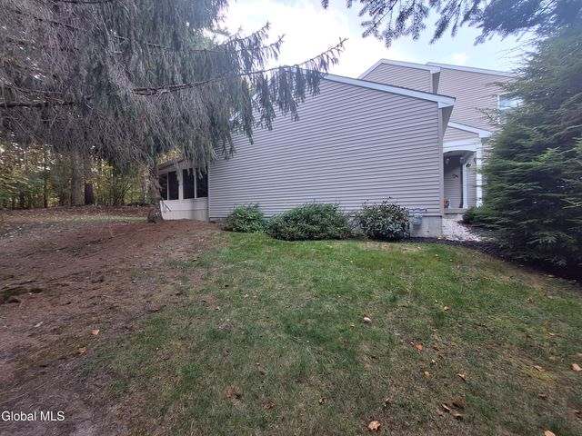 48 Kettles Way, Queensbury, NY 12804