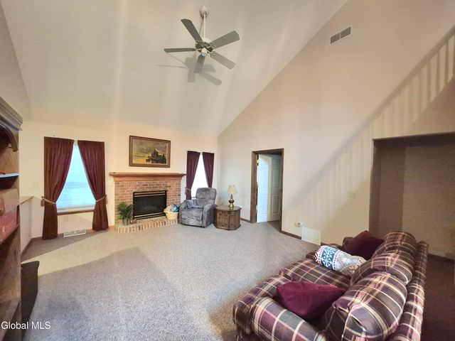 48 Kettles Way, Queensbury, NY 12804