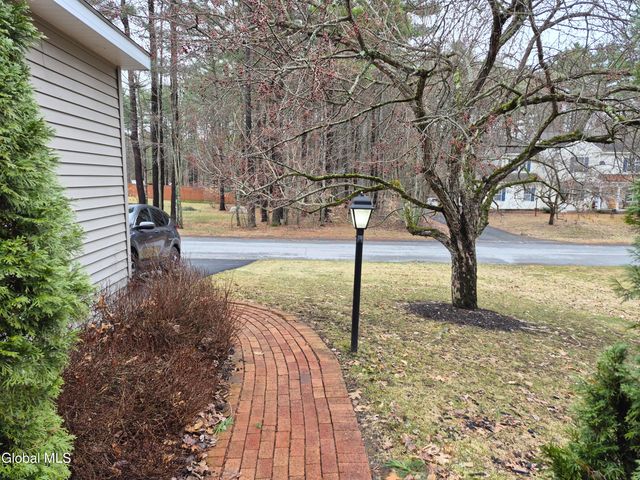 48 Kettles Way, Queensbury, NY 12804