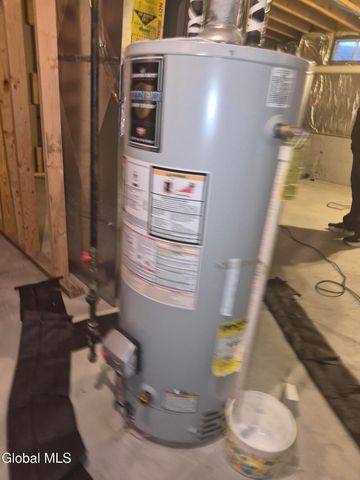 48 Kettles Way, Queensbury, NY 12804