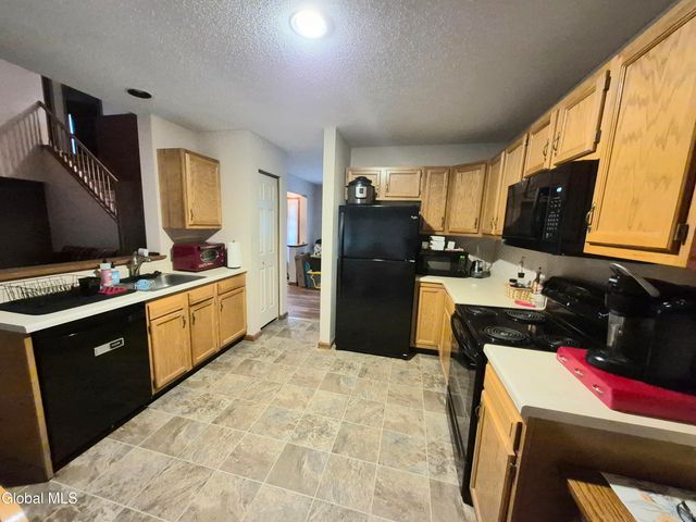 48 Kettles Way, Queensbury, NY 12804