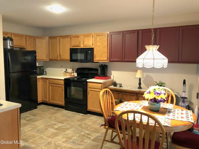 48 Kettles Way, Queensbury, NY 12804