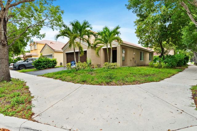 4498 Dogwood Circle, Weston, FL 33331