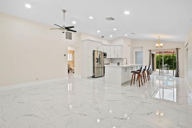 4498 Dogwood Circle, Weston, FL 33331
