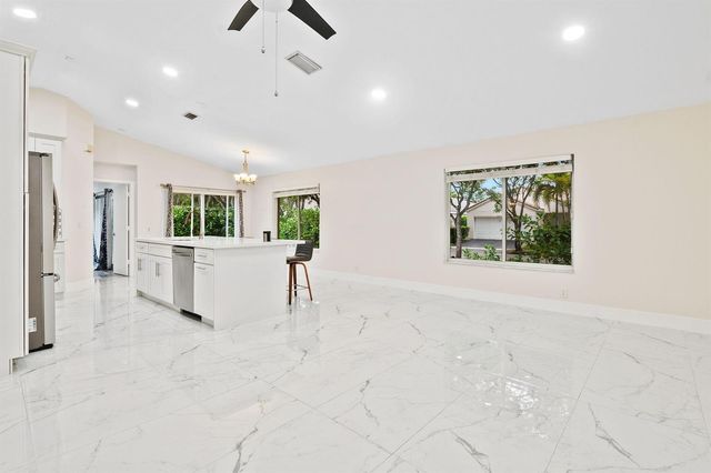 4498 Dogwood Circle, Weston, FL 33331