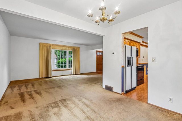 W173N8514 Robert AVENUE, Menomonee Falls, WI 53051