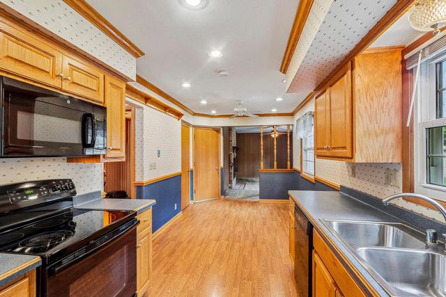 W173N8514 Robert AVENUE, Menomonee Falls, WI 53051