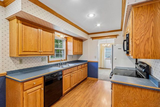 W173N8514 Robert AVENUE, Menomonee Falls, WI 53051