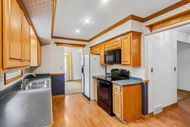 W173N8514 Robert AVENUE, Menomonee Falls, WI 53051