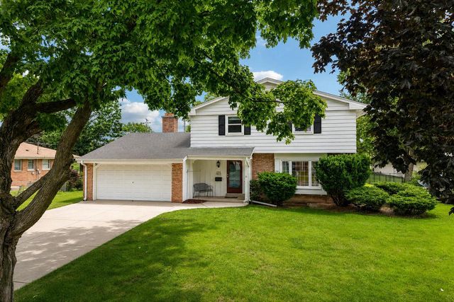 W173N8514 Robert AVENUE, Menomonee Falls, WI 53051