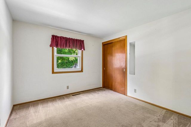 W173N8514 Robert AVENUE, Menomonee Falls, WI 53051