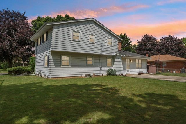 W173N8514 Robert AVENUE, Menomonee Falls, WI 53051