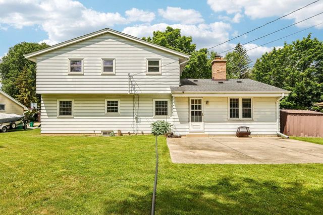W173N8514 Robert AVENUE, Menomonee Falls, WI 53051
