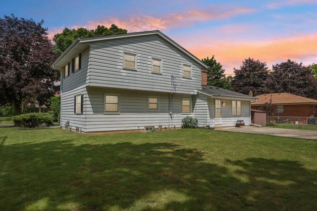 W173N8514 Robert AVENUE, Menomonee Falls, WI 53051