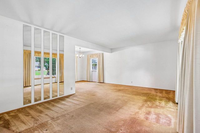 W173N8514 Robert AVENUE, Menomonee Falls, WI 53051